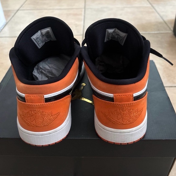 Nike Air Jordan 1 Low Starfish Black Toe(Size 10.5 Men) - Picture 8 of 9